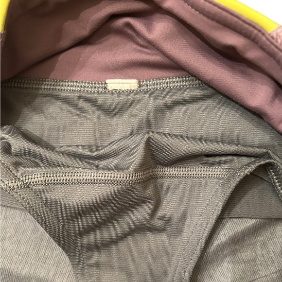 Lululemon Run time Shorts Size 6 - Picture 14 of 14